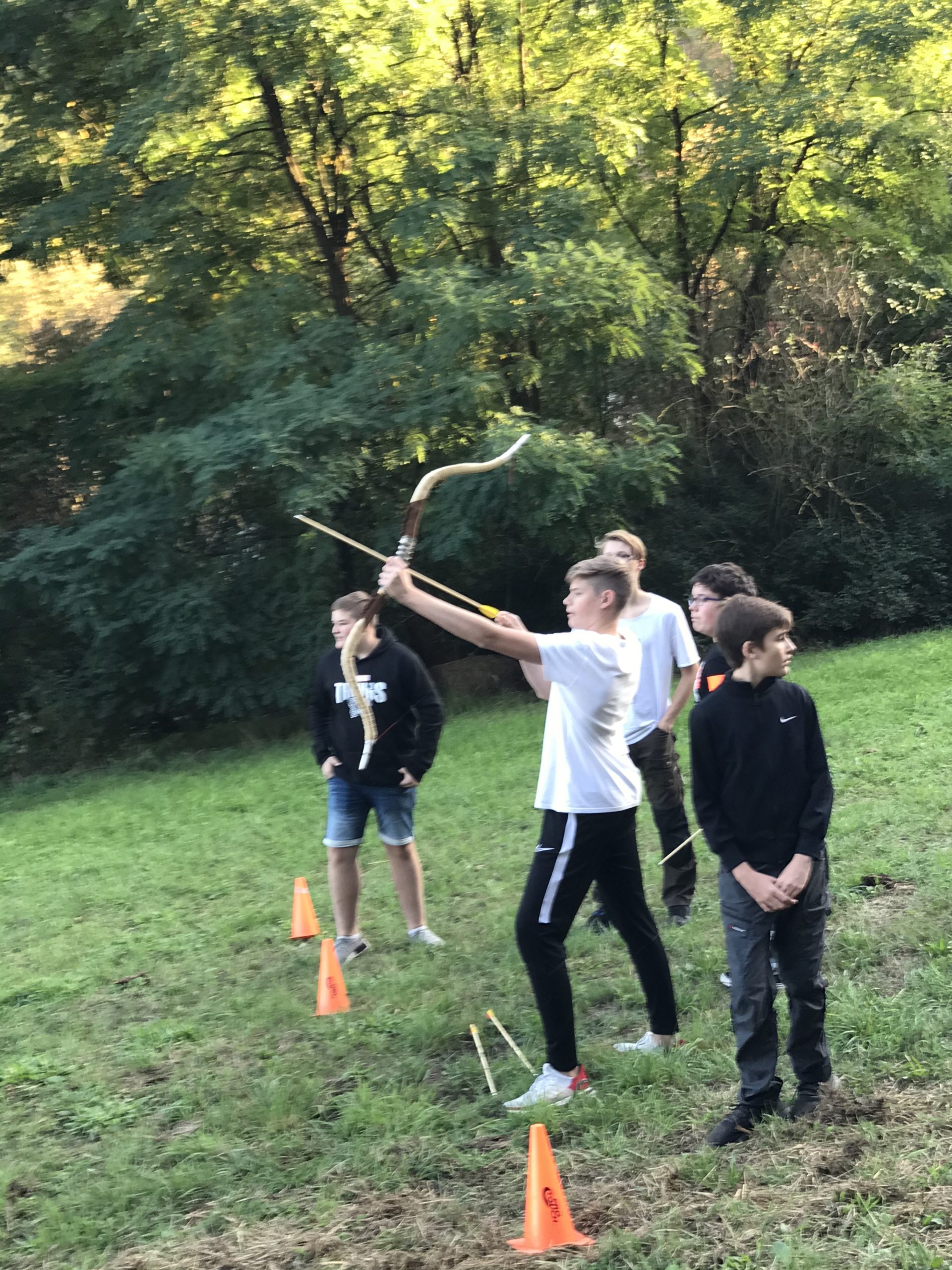 Jungenschaft 2019: Bogenbau und Bogenschießen